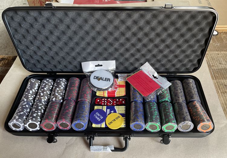 How Many Poker Chips Do You Need for a Home Game?
